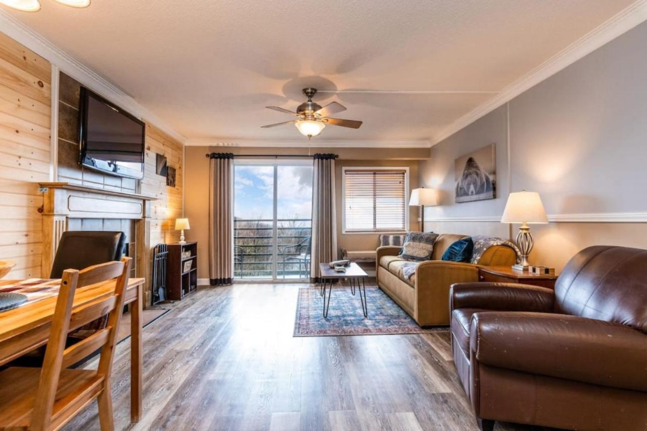 Sky High Views!!-Peak Mountaintop-Outdoor Pool-Close To Downtown-Private Balcony-Wifi-Cable Gatlinburg Exterior photo
