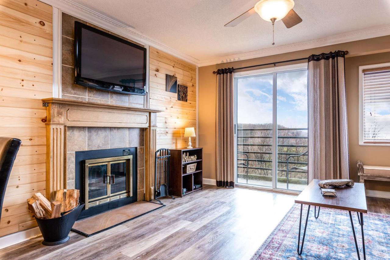 Sky High Views!!-Peak Mountaintop-Outdoor Pool-Close To Downtown-Private Balcony-Wifi-Cable Gatlinburg Exterior photo