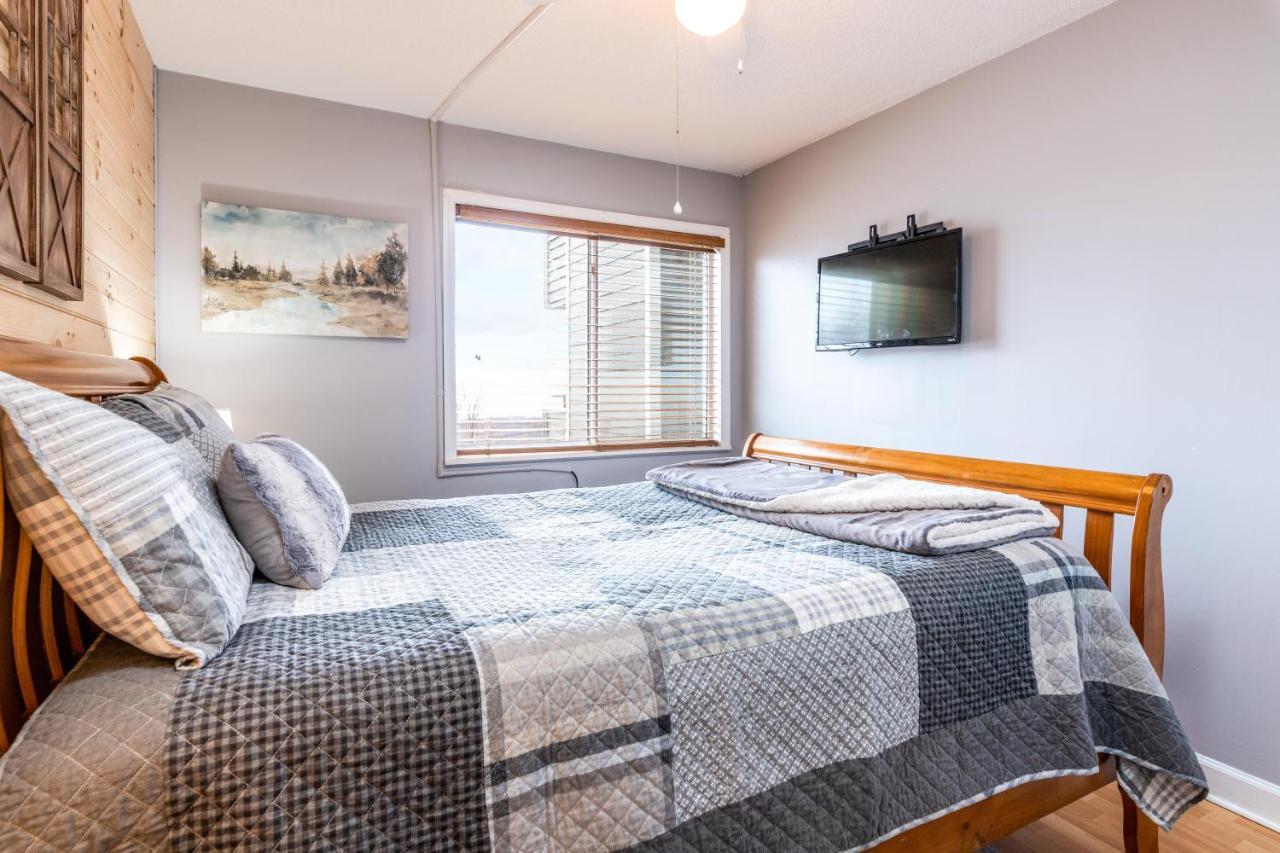 Sky High Views!!-Peak Mountaintop-Outdoor Pool-Close To Downtown-Private Balcony-Wifi-Cable Gatlinburg Exterior photo