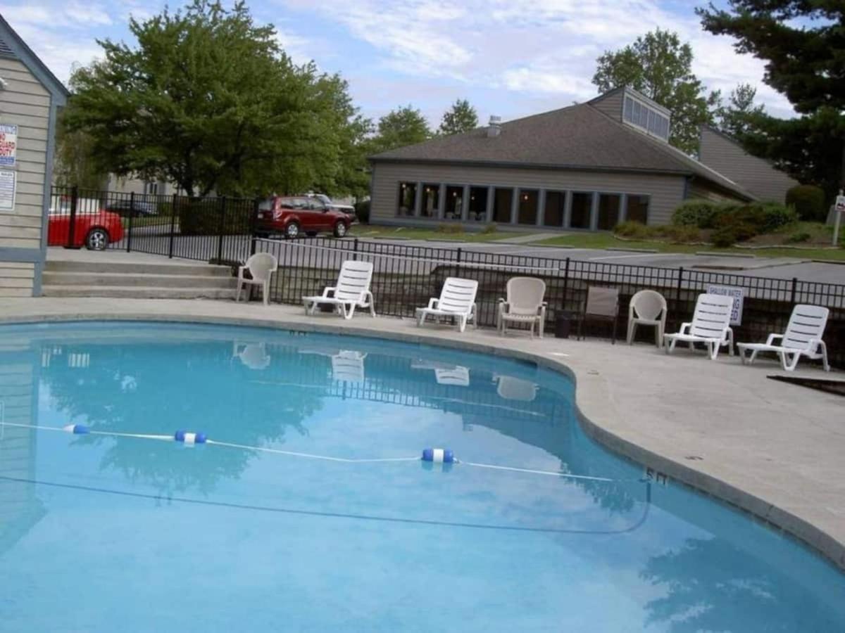 Sky High Views!!-Peak Mountaintop-Outdoor Pool-Close To Downtown-Private Balcony-Wifi-Cable Gatlinburg Exterior photo