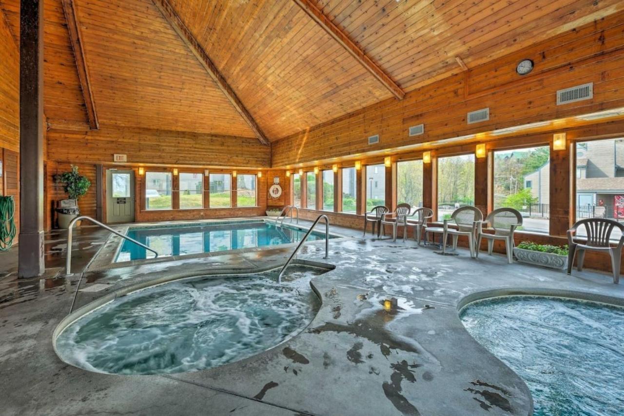 Sky High Views!!-Peak Mountaintop-Outdoor Pool-Close To Downtown-Private Balcony-Wifi-Cable Gatlinburg Exterior photo