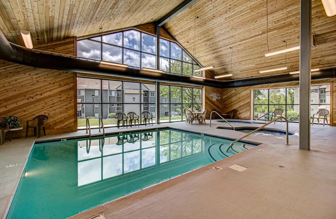 Sky High Views!!-Peak Mountaintop-Outdoor Pool-Close To Downtown-Private Balcony-Wifi-Cable Gatlinburg Exterior photo
